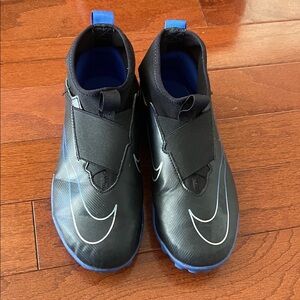 Nike kids mercurial black and blue turf shoes, very lightly used great condition